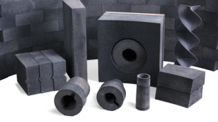 Saint-Gobain Performance Ceramics & Refractories has introduced a third generation of silicon carbide (SiC) refractories designed to effectively protect copper furnaces. Dedicated R&D teams have developed high performance materials that offer an industry-leading service life. In the field, experienced engineers apply their design expertise to deliver refractory systems that enhance furnace performance, reliability and service life.