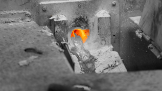 Saint-Gobain Performance Ceramics & Refractories sets the standard for reliability and long service life in this essential furnace component.