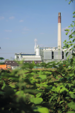 WastetoEnergy-incinérateur Saint-Gobain fournit des solutions réfractaires exceptionnelles pour le traitement thermique sur le marché WTE. Nos systèmes de protection de tube sont des parois de tube de protection inégalées et ce même dans des conditions exigeantes. Nos matériaux résistants à l'oxydation et à haute conductivité thermique, à base de carbure de silicium (SiC), ont diverses formulations pour répondre de façon personnalisée à vos besoins thermiques et chimiques.